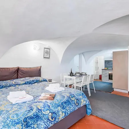 Apartment Maimone 3 Old Town - Happy